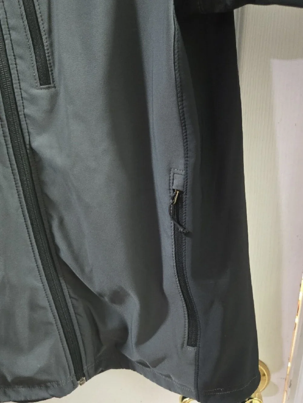 The North Face Men's Dark Gray Lightweight Softshell Jacket